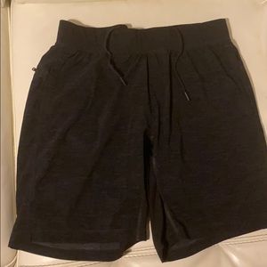 Lululemon workout shorts with liner. Size: XL